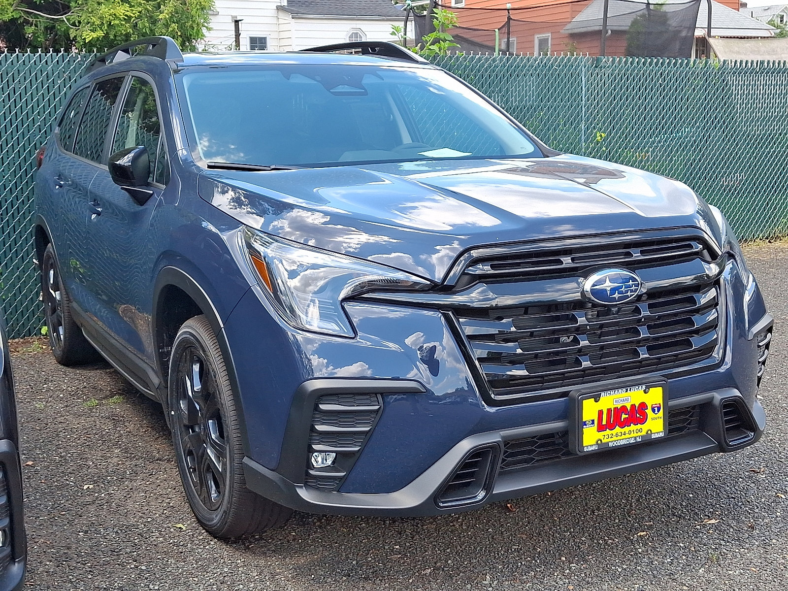 2025 Subaru Ascent Onyx Edition Touring photo 2