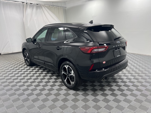 2023 Ford Escape ST-Line Select photo 2