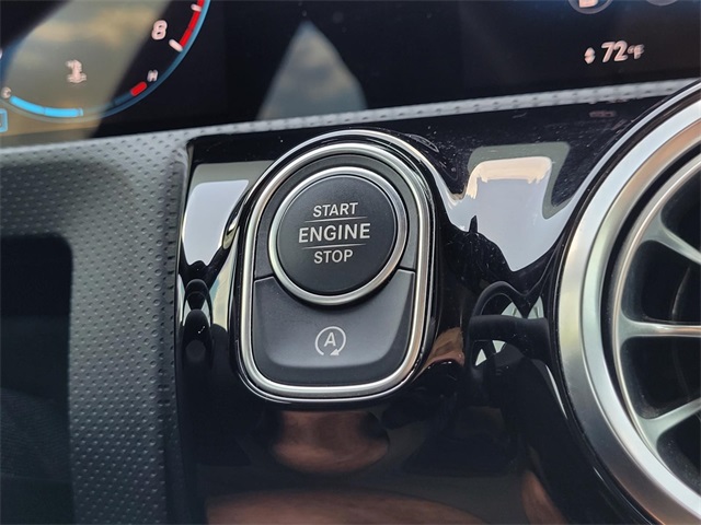 2022 Mercedes Benz A 220 photo 19