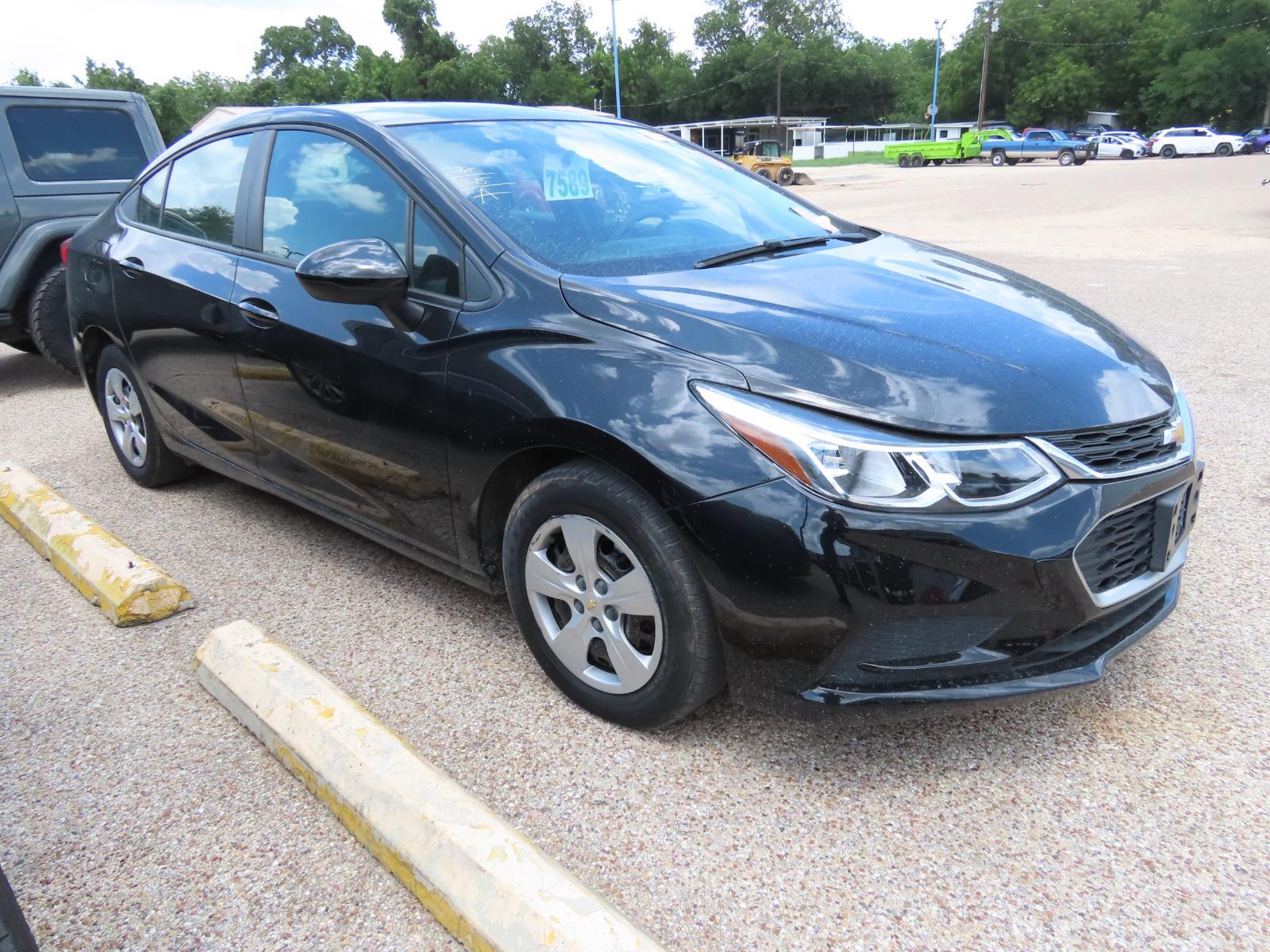 2018 Chevrolet Cruze LS photo 3