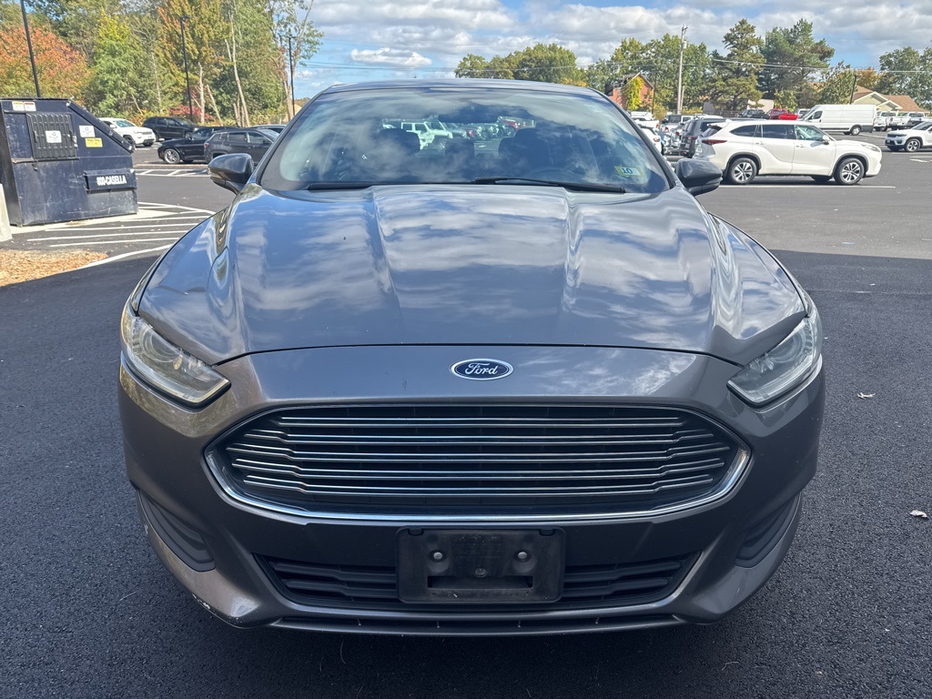 2014 Ford Fusion SE photo 2