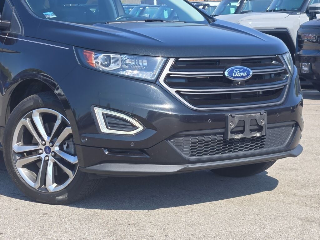 2015 Ford Edge Sport photo 2