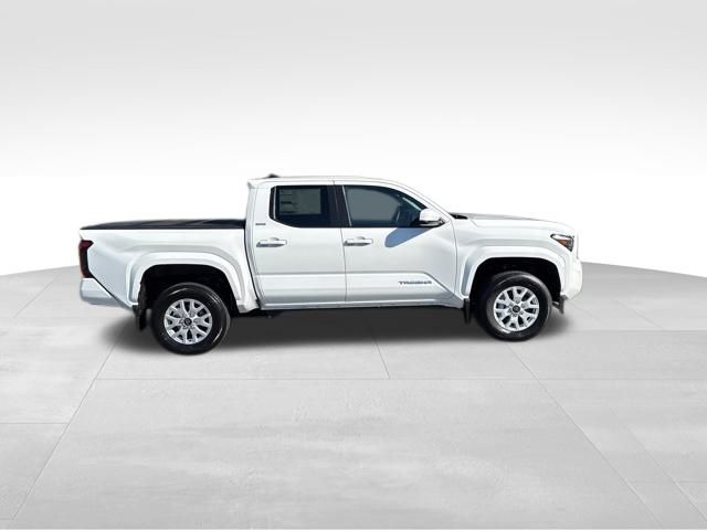 2025 Toyota Tacoma SR5 4x4 Double Cab photo 6