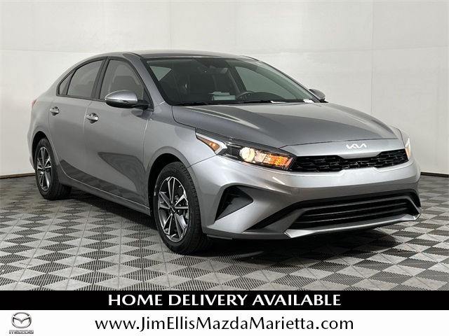2024 Kia Forte LXS's photo