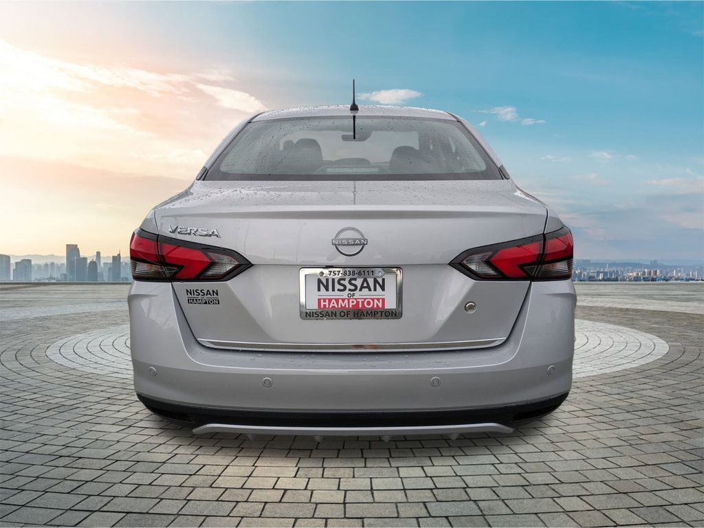 2025 Nissan Versa S photo 4