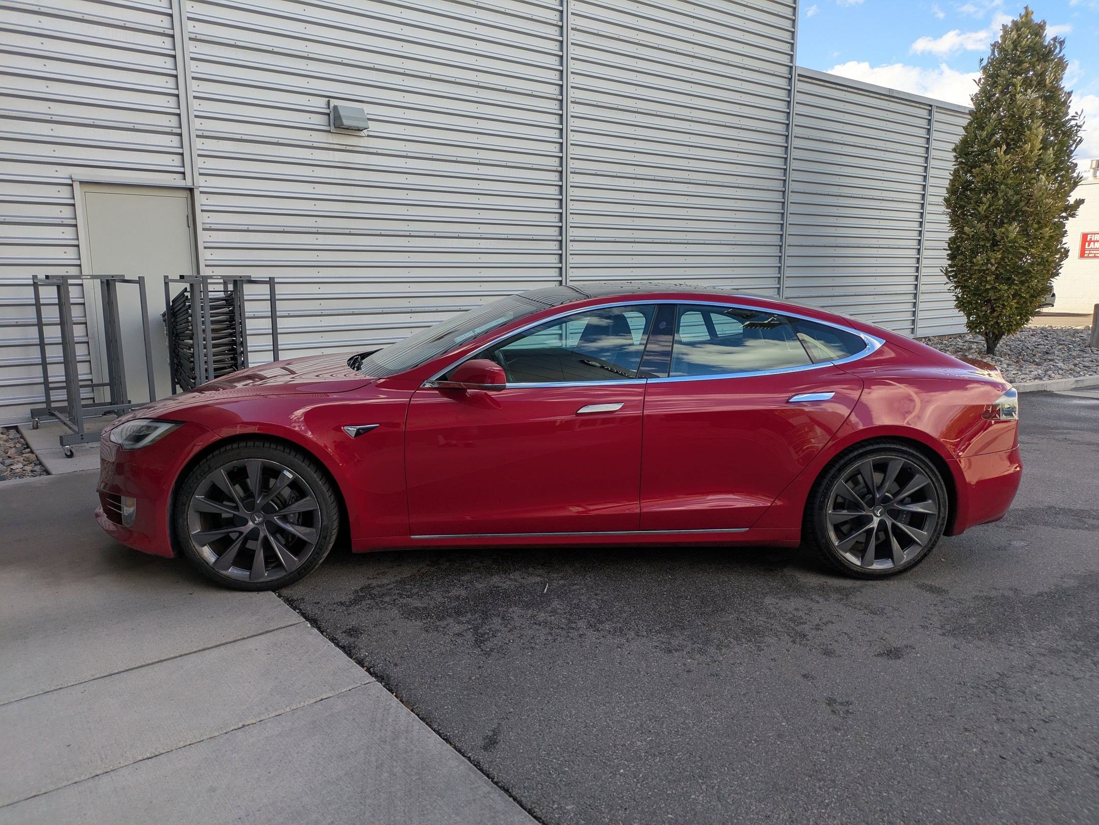 2021 Tesla Model S Long Range photo 2