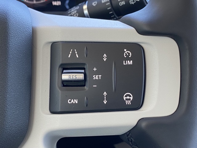 2025 Land Rover Defender 110 X-Dynamic SE photo 24