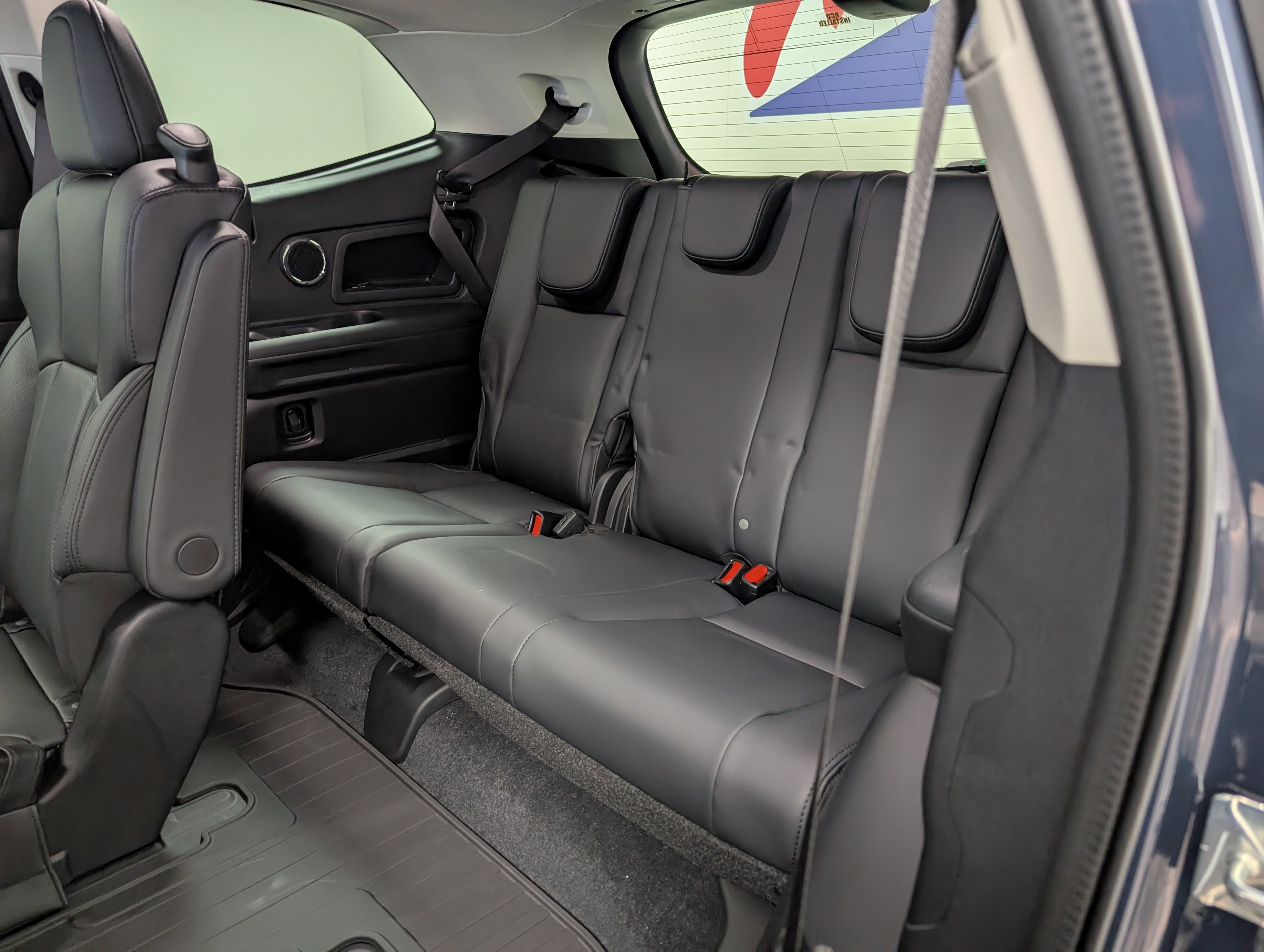 2025 Subaru Ascent Onyx Edition Touring photo 2