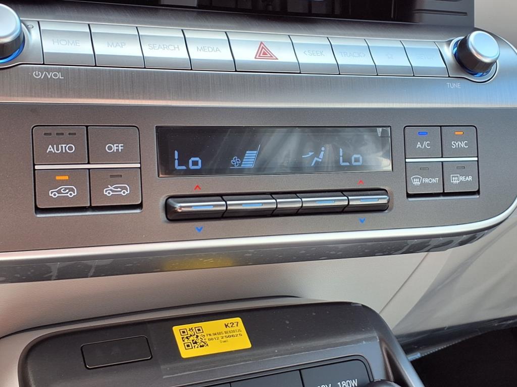 2026 Hyundai Kona SEL photo 13