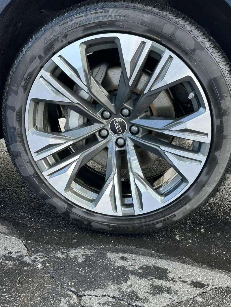 2025 Audi Q8 55 Premium Plus photo 17