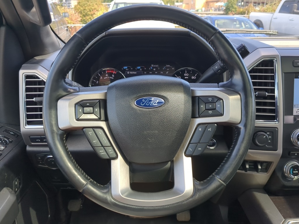 2017 Ford F-350 Platinum photo 2
