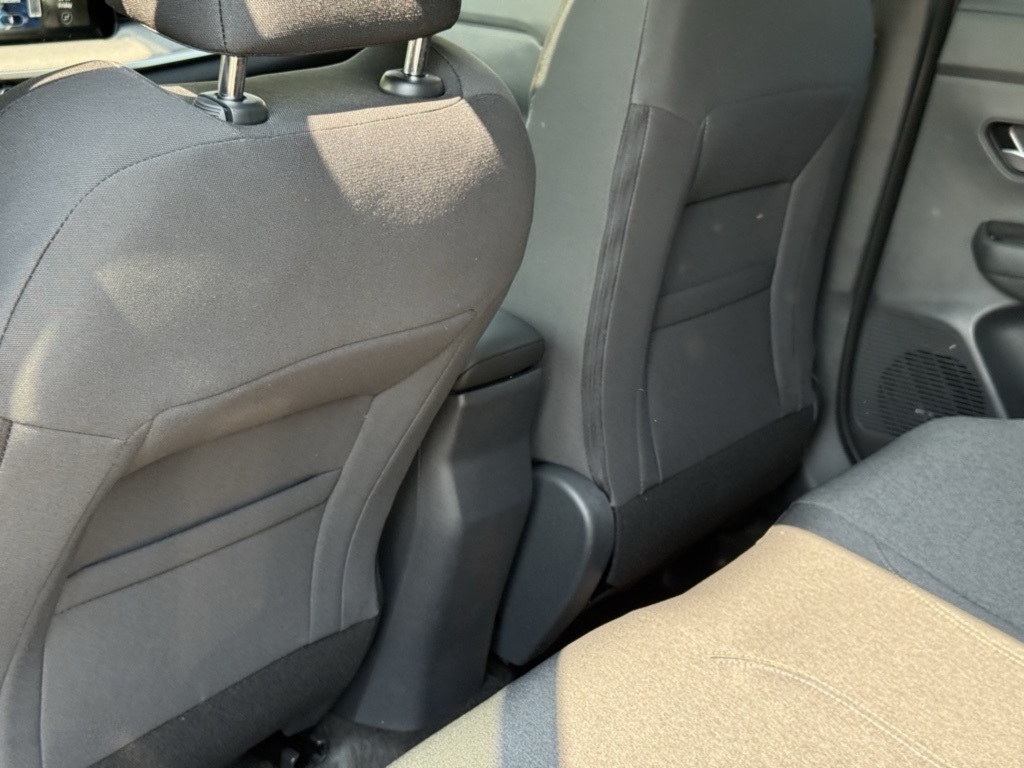 2025 Nissan Kicks SV photo 25