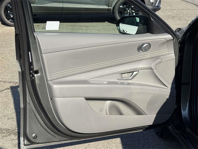 2024 Hyundai Elantra SEL Convenience photo 26