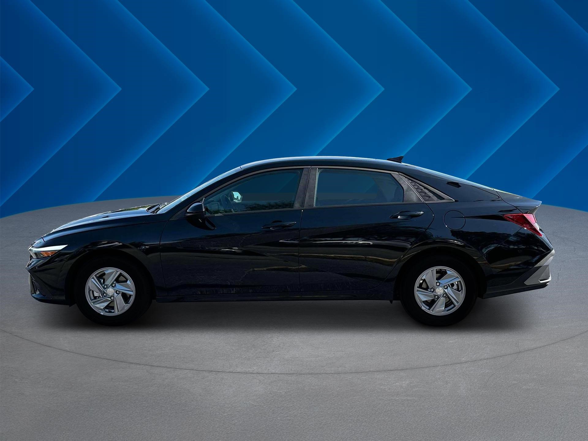 2025 Hyundai Elantra SE photo 3