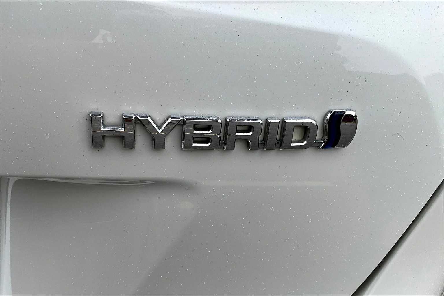 2016 Toyota Prius Three Touring photo 9