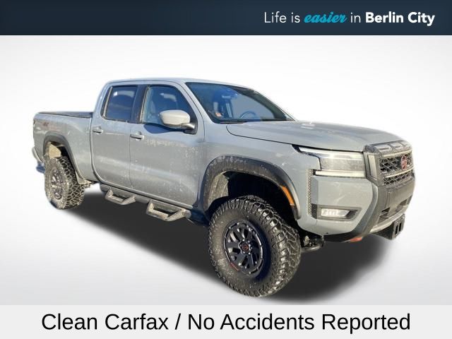 2025 Nissan Frontier PRO-4X's photo