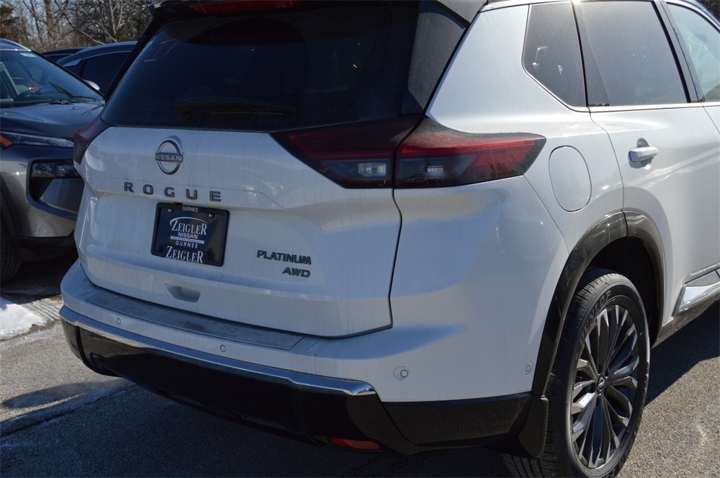2025 Nissan Rogue Platinum photo 4