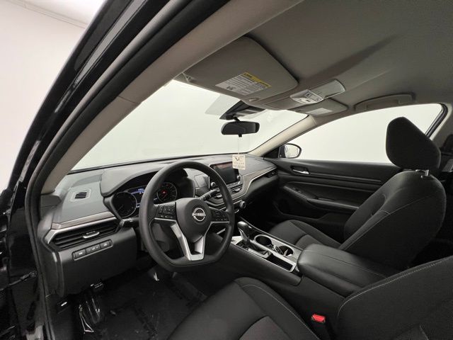 2024 Nissan Altima 2.5 SV photo 7