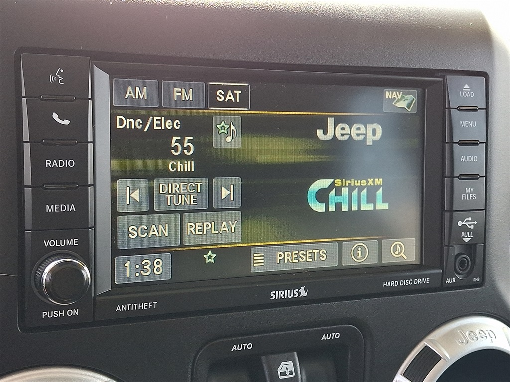 2016 Jeep Wrangler Unlimited Rubicon photo 17