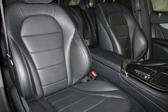 2022 Mercedes Benz GLC 300 4MATIC photo 4