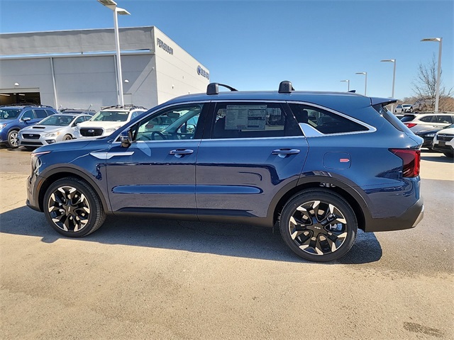 2025 Kia Sorento SX photo 4