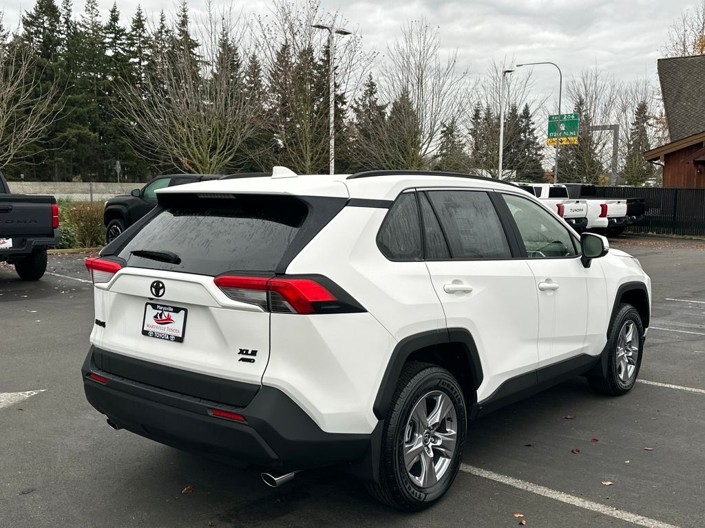 2025 Toyota RAV4 XLE photo 2