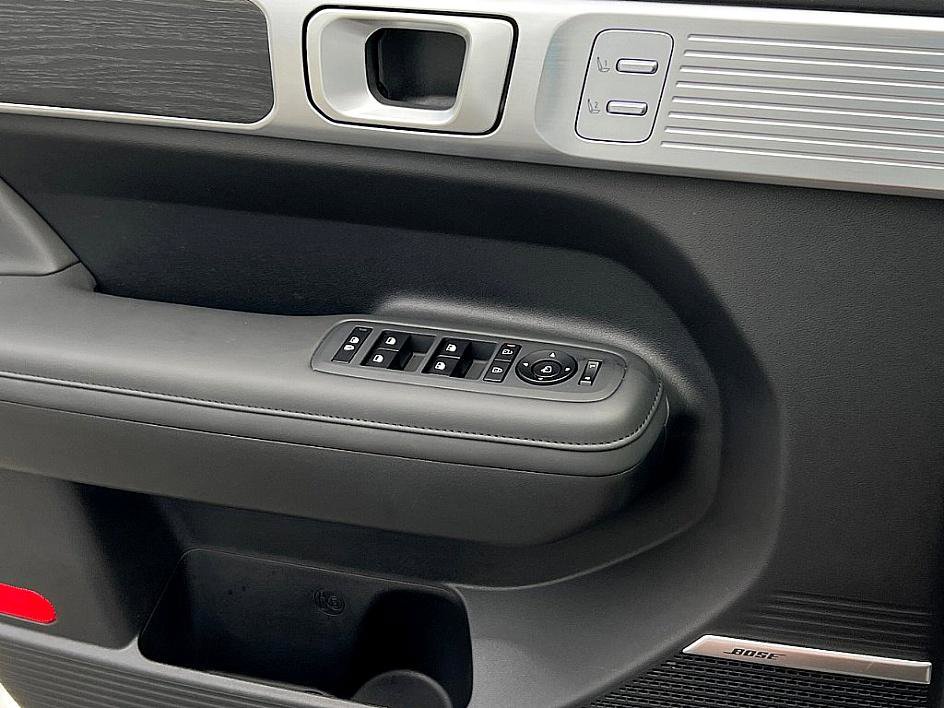 2025 Hyundai Santa Fe Limited photo 19