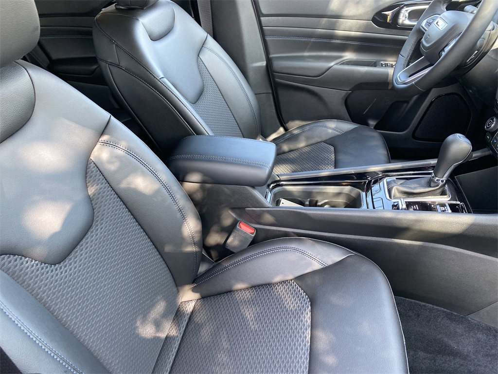 2025 Jeep Compass Latitude photo 36