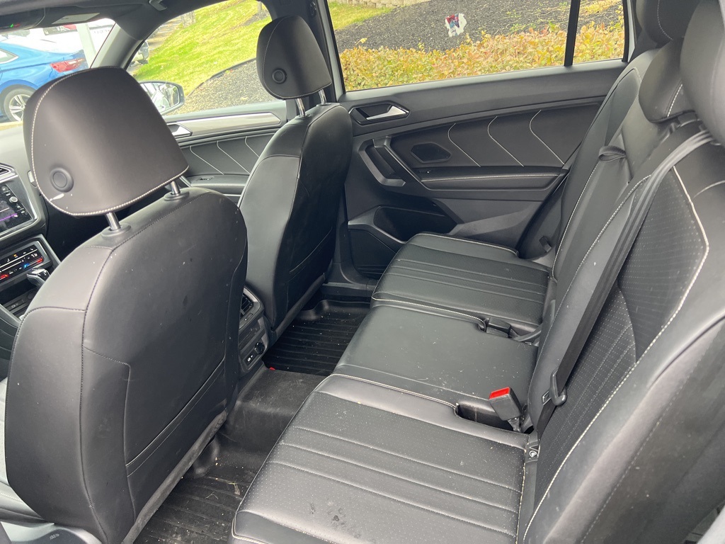 2022 Volkswagen Tiguan SE R-Line Black photo 4
