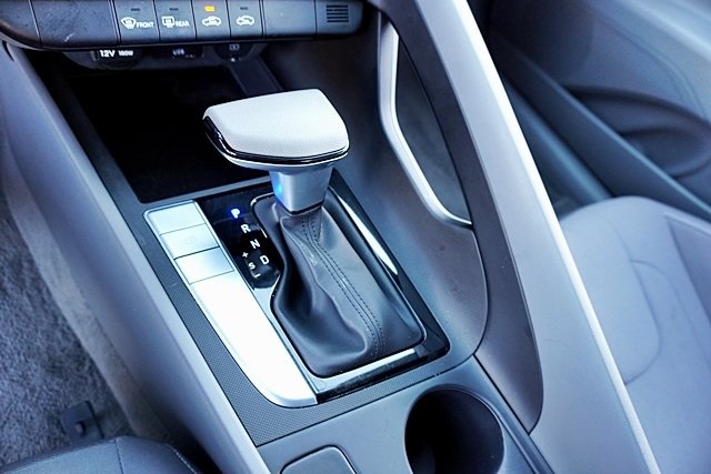 2024 Hyundai Elantra SEL photo 29