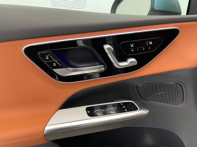2026 Mercedes Benz GLC 300 photo 27