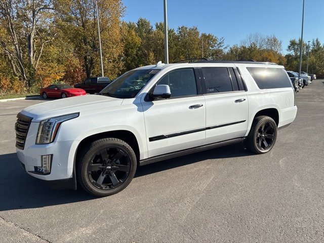 Used 2019 Cadillac Escalade ESV Platinum with VIN 1GYS4KKJ7KR191813 for sale in Kansas City