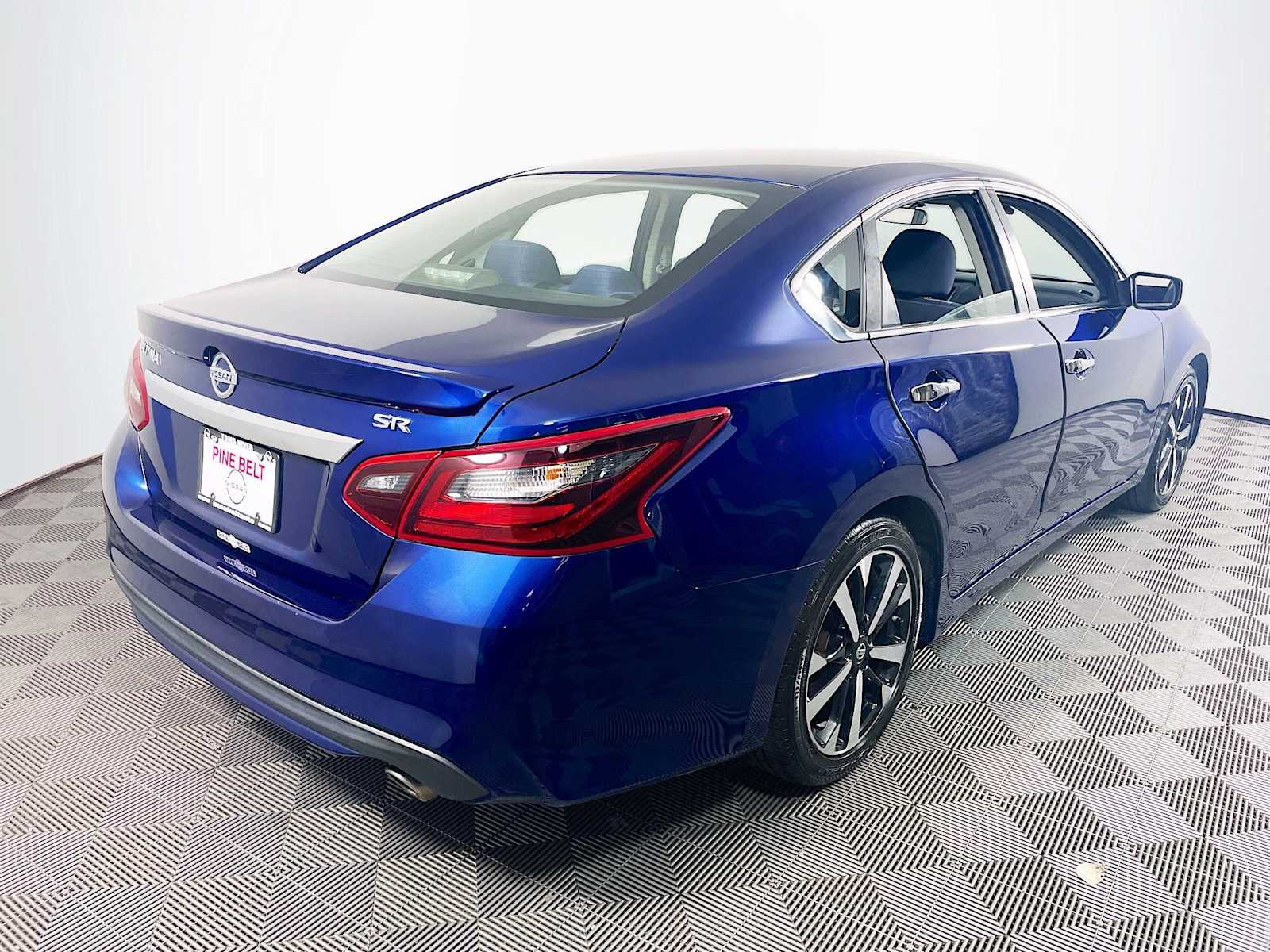 2018 Nissan Altima 2.5 SR photo 4