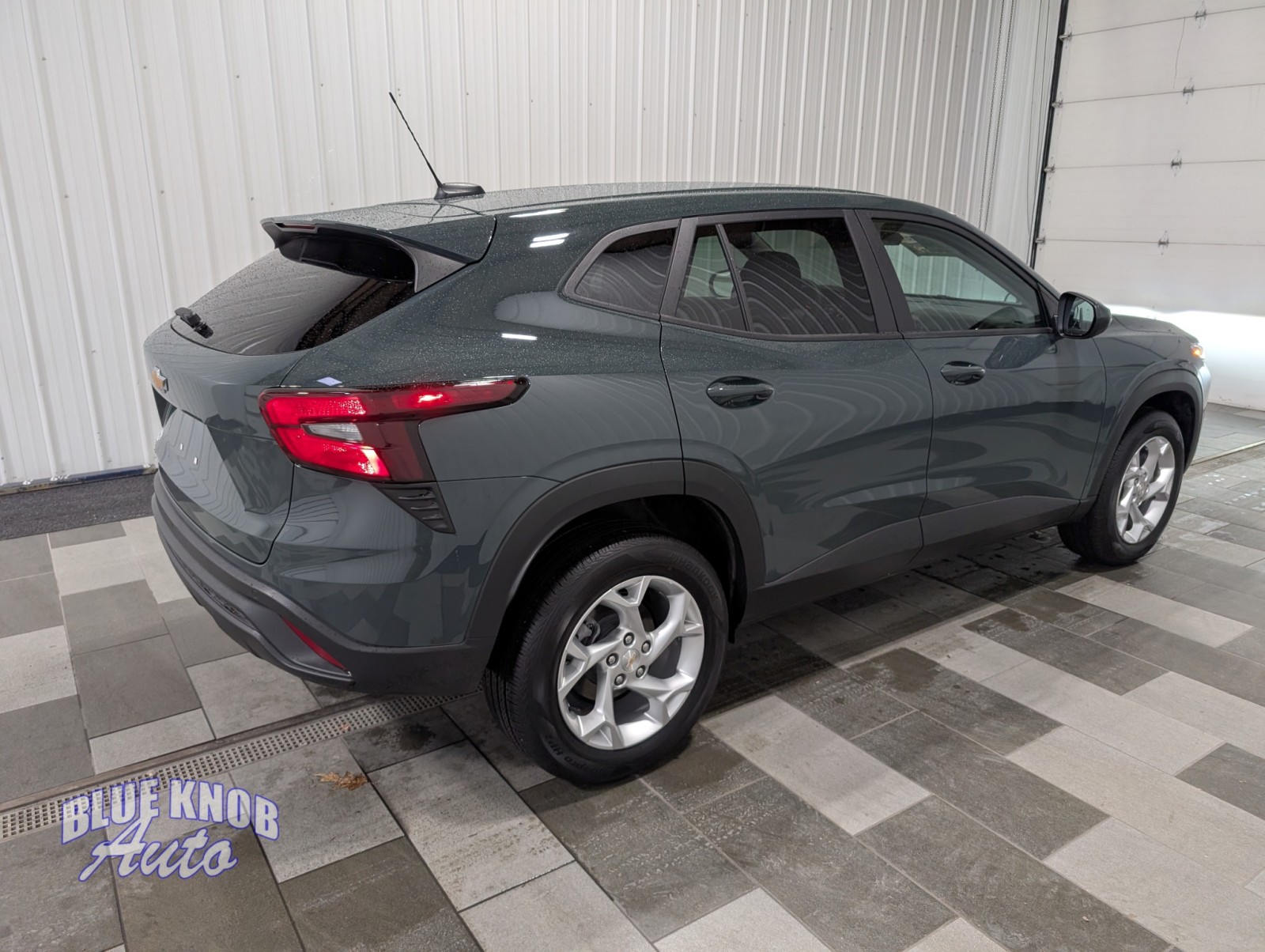 2025 Chevrolet Trax LS photo 2