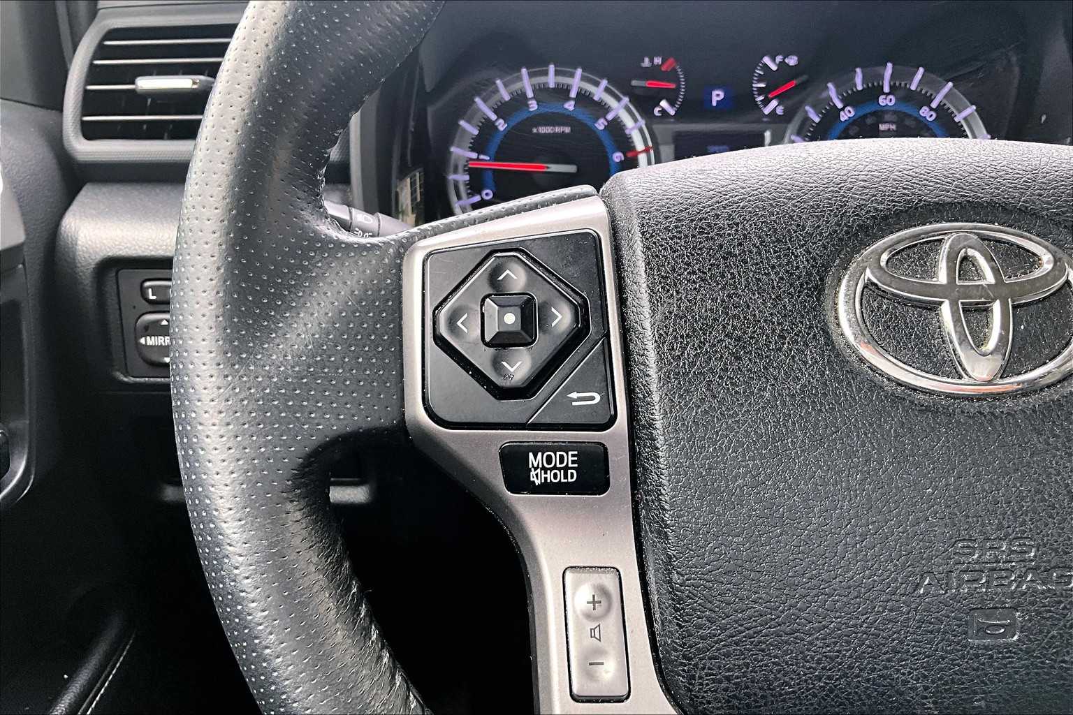 2014 Toyota 4Runner SR5 photo 19