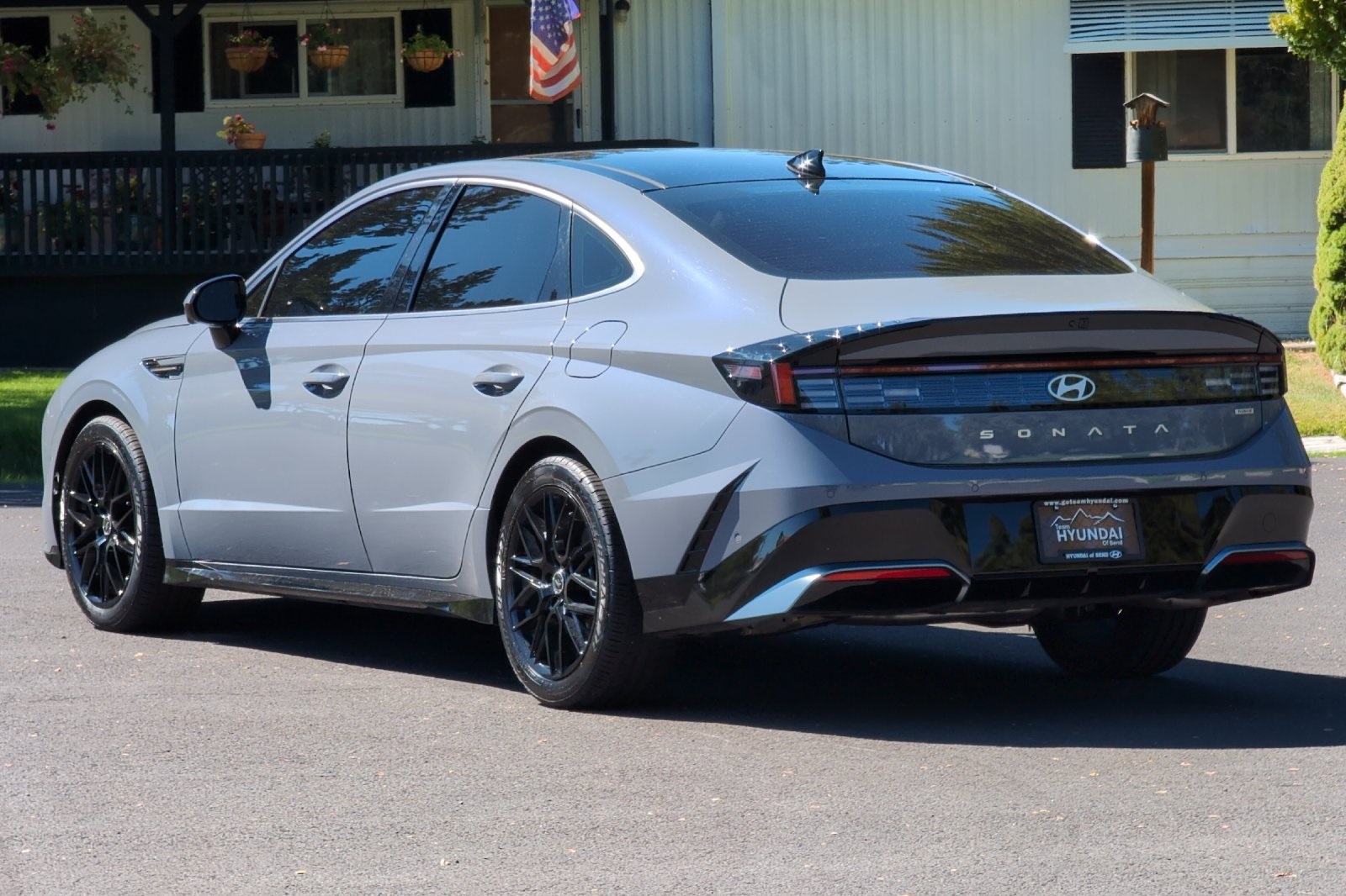 2025 Hyundai Sonata Hybrid Limited photo 4