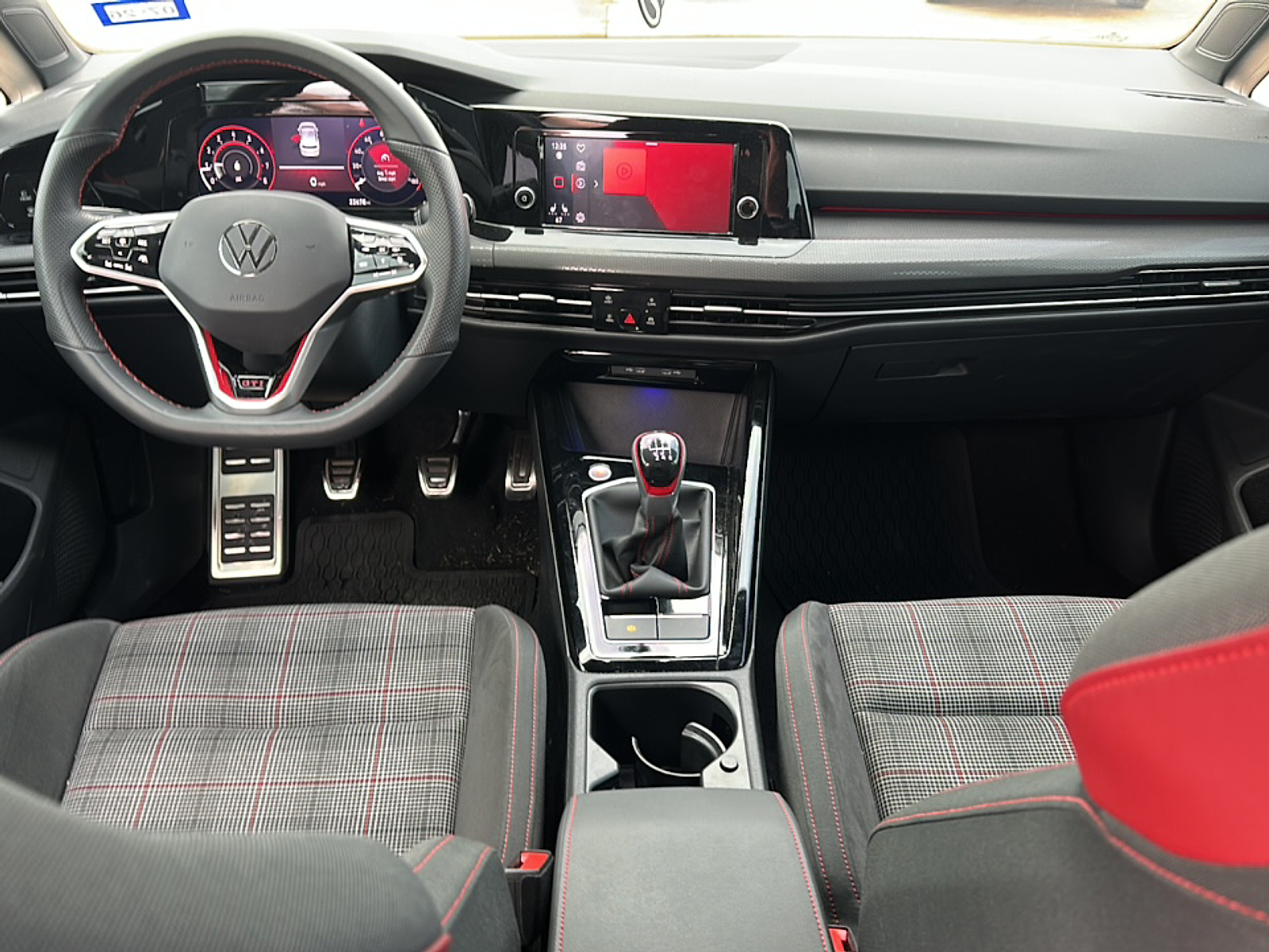 2024 Volkswagen Golf GTI 380 S photo 4