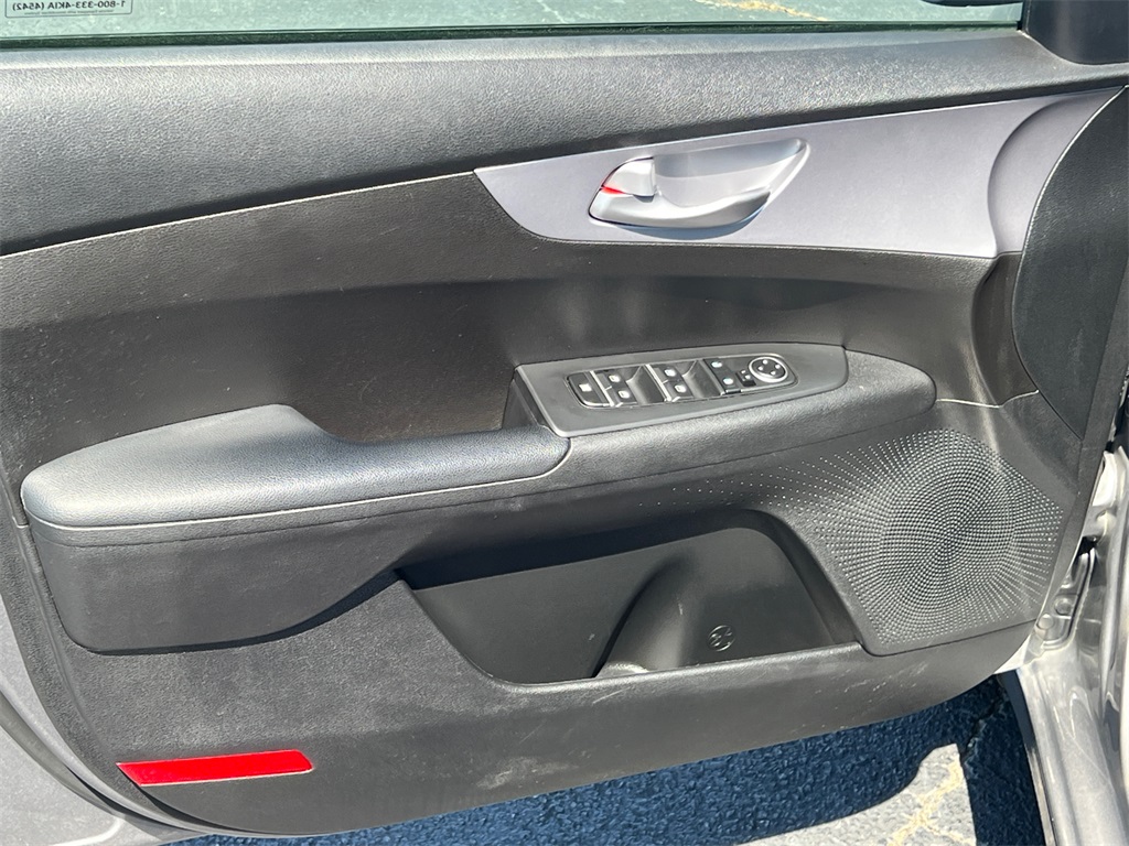 2024 Kia Forte LXS photo 10