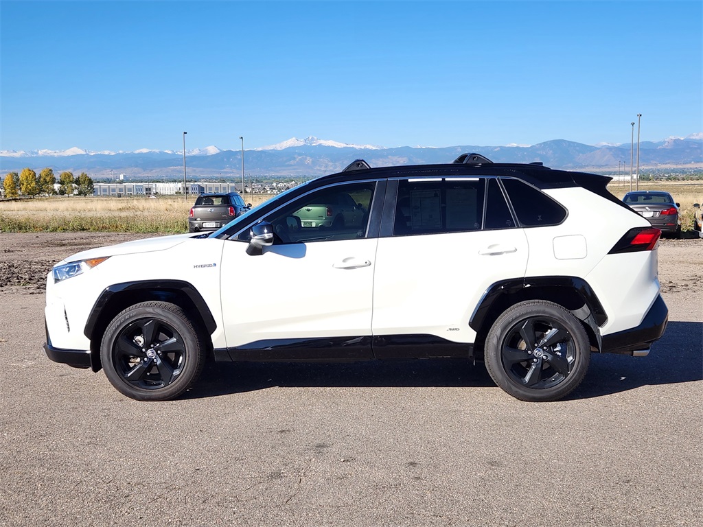 2020 Toyota RAV4 Hybrid XSE photo 2