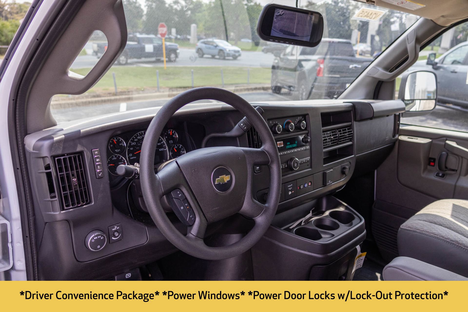 2025 Chevrolet Express Cutaway 3500 photo 3