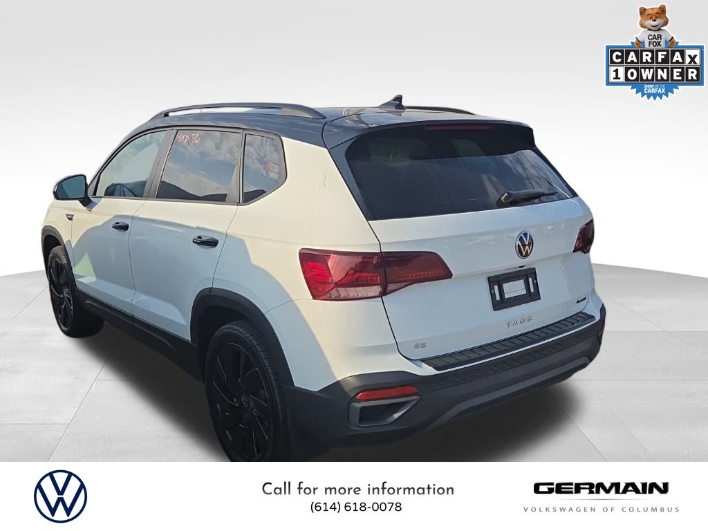 2024 Volkswagen Taos SE photo 2