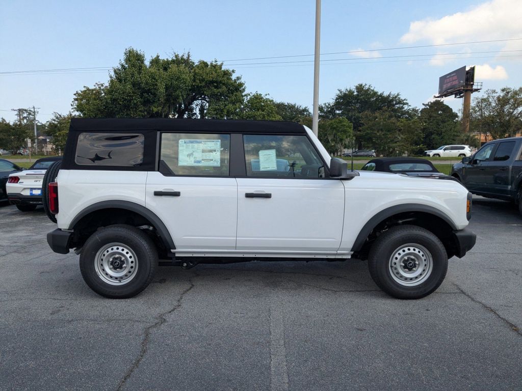 2025 Ford Bronco Base photo 2