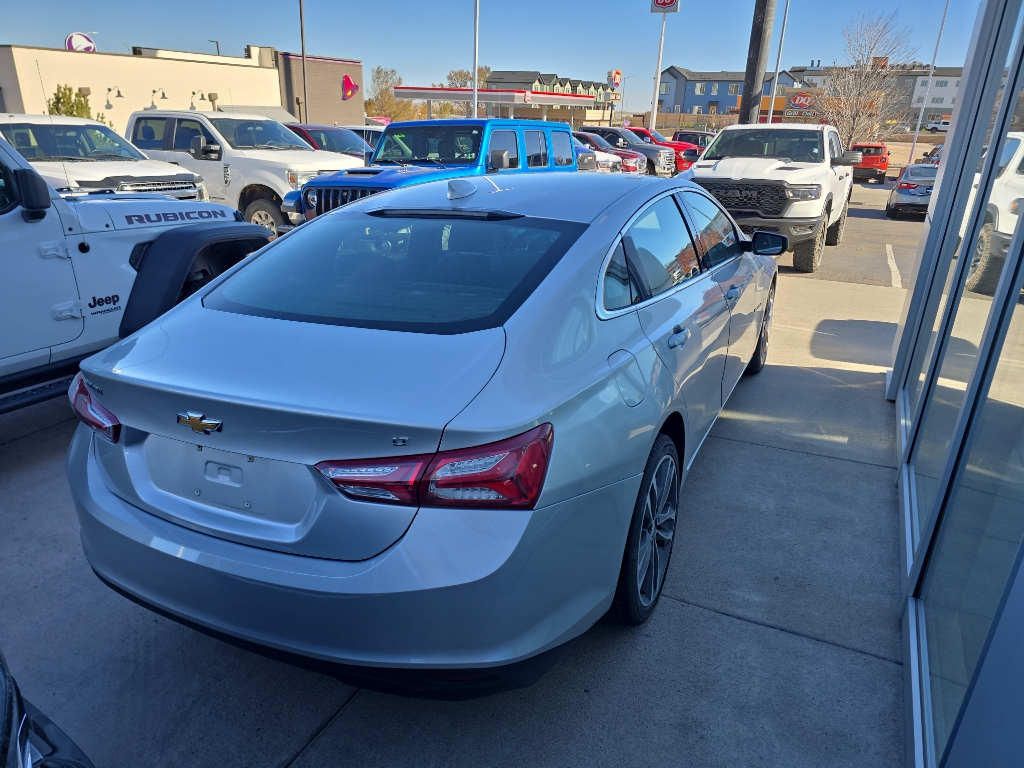 2022 Chevrolet Malibu 1LT photo 4