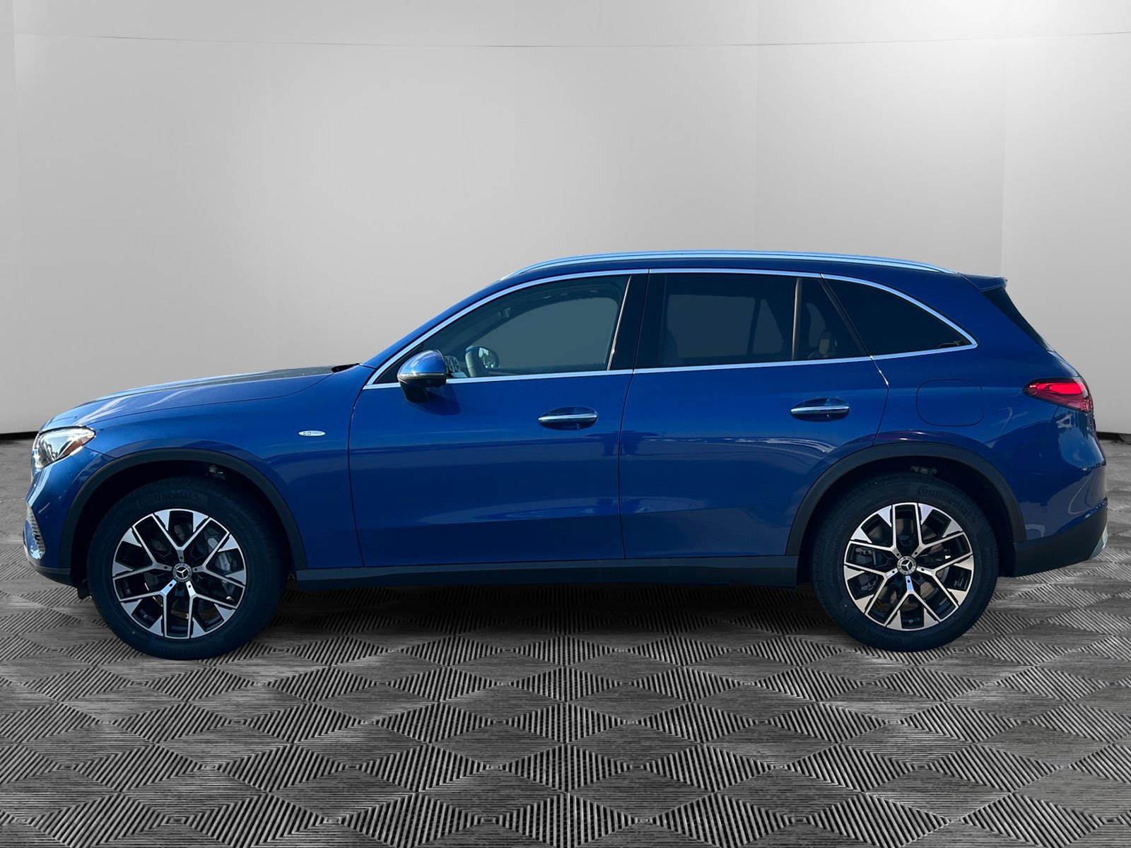 2025 Mercedes Benz GLC 350e 4MATIC photo 2