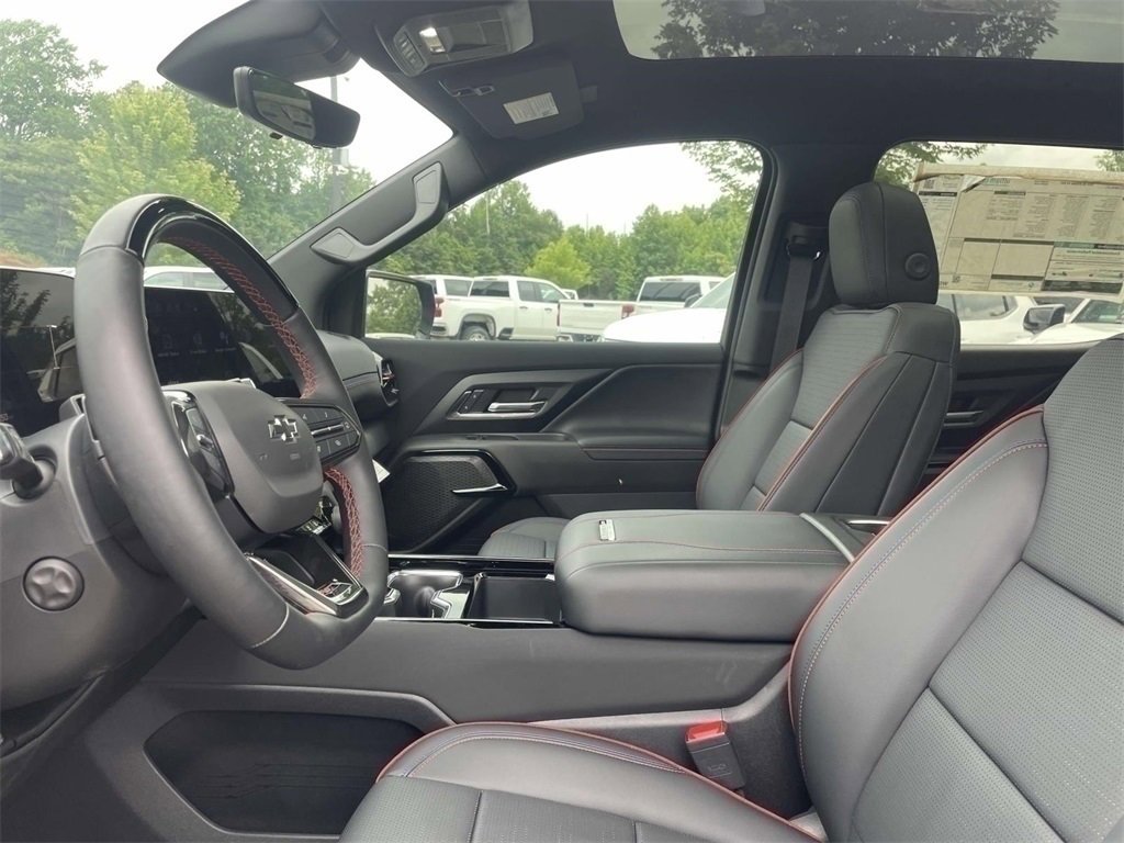 2024 Chevrolet Silverado EV RST photo 9