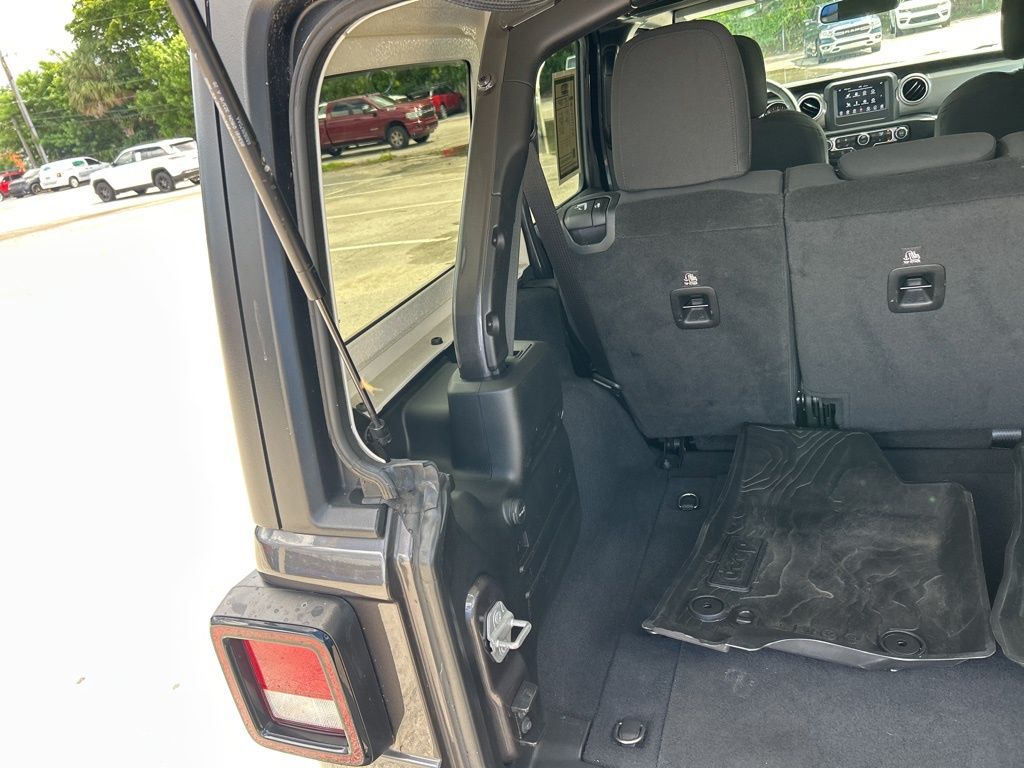 2019 Jeep Wrangler Unlimited Sahara photo 31