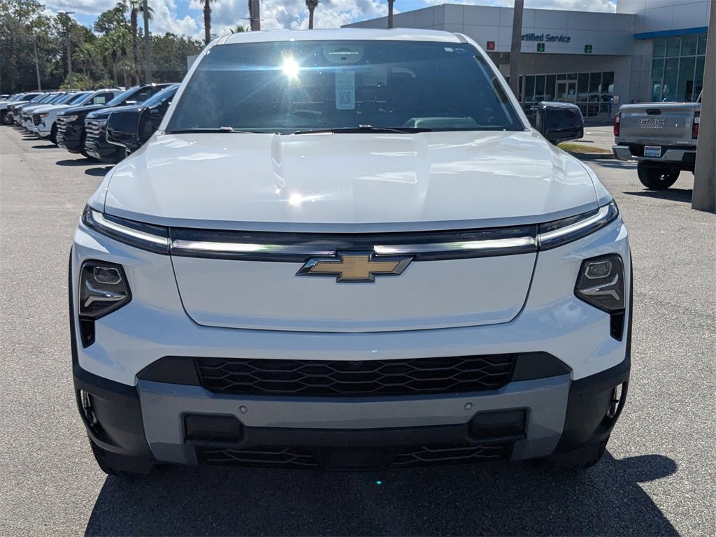 2026 Chevrolet Silverado EV photo 9