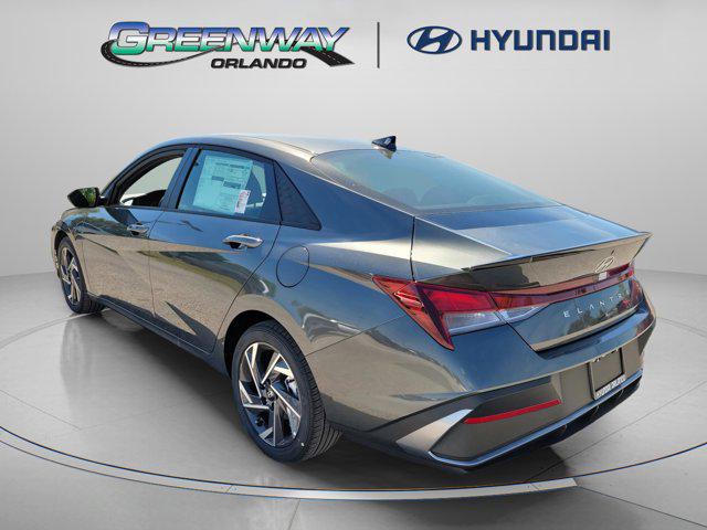 2025 Hyundai Elantra SEL Sport photo 3