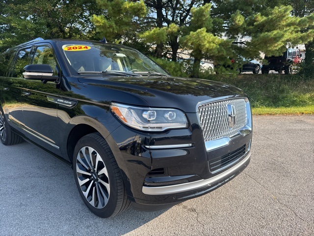 2024 Lincoln Navigator L Reserve photo 3