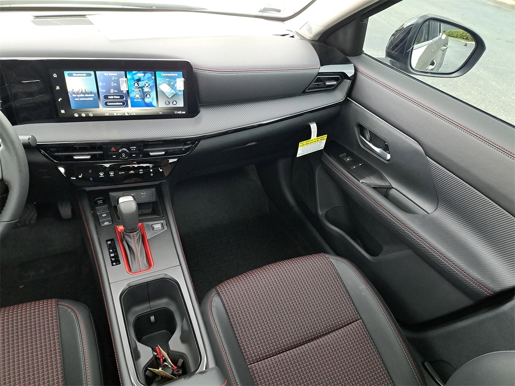2026 Nissan Kicks SR photo 15